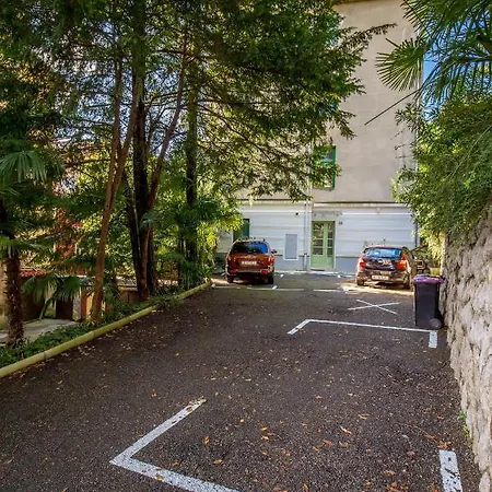 Apartament Adrija